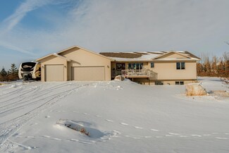 5900 Shoal Dr, Bismarck, ND 58503