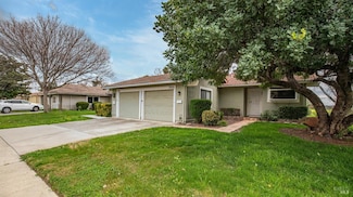 702 Yellowstone Dr, Vacaville, CA 95687