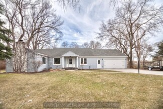 2427 Pioneer Blvd, Grand Island, NE 68801