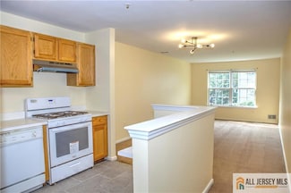 93 Inverness Dr Unit 3093, Edison, NJ 08820