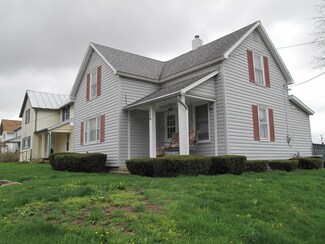 105 School St, New Holland, OH 43145