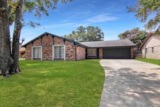 1311 Creek Hollow Dr, El Lago, TX 77586