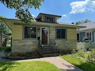 1464 Sheldon St, Saint Paul, MN 55108
