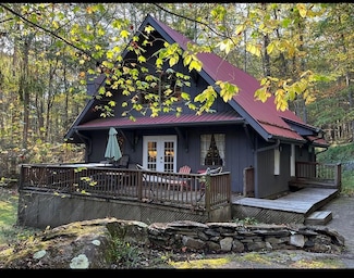 2012 Whiteoak Creek Rd, Athens, WV 24712