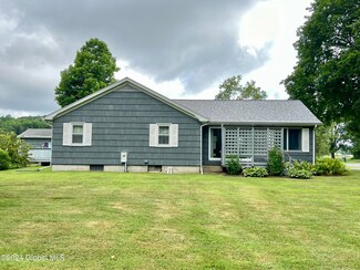 25 N Union St, Cambridge, NY 12816