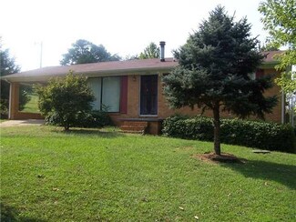 104 Hurst St, Clifton, TN 38425
