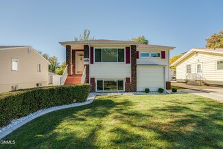 1514 N 14th St, Bismarck, ND 58501