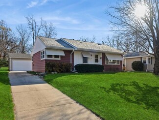 825 14th St, West Des Moines, IA 50265
