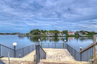 4929 W Bay Way Dr, Tampa, FL 33629