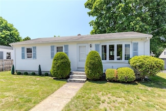 4 Halsey Dr, Smithfield, RI 02917