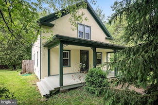 616 Pine Grove Rd, Bluemont, VA 20135
