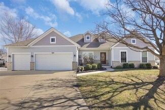 660 Castlebrook Dr, Saint Peters, MO 63376