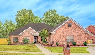 105 Valderrama Dr, Benton, AR 72015