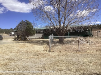 102 Crest View Rd, Capitan, NM 88316