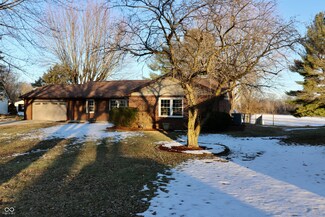 210 Circle Dr, New Market, IN 47965