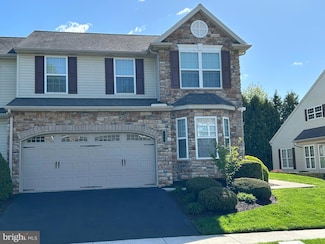 400 Pin Oak Ct, Mechanicsburg, PA 17050
