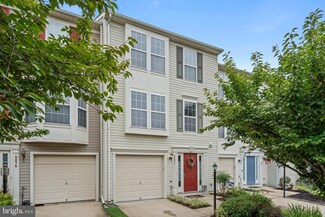 9074 Falcon Glen Ct, Bristow, VA 20136