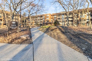 1401 Burr Oak Rd Unit 312B, Hinsdale, IL 60521
