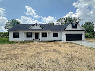 1405 Rosewood Dr, Washington, IN 47501