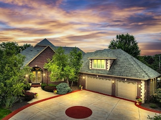 7426 S Stone Hedge Dr, Franklin, WI 53132