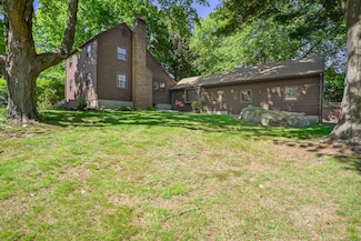 1975 Huntington Rd, Stratford, CT 06614