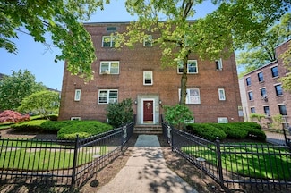 31 Alton Place Unit 6, Brookline, MA 02446
