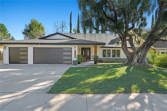 26950 Helmond Dr, Agoura Hills, CA 91301