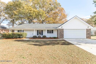 102 Foxfire Dr, Warner Robins, GA 31093
