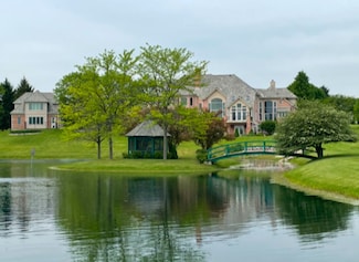 N84W36411 Riverwood Ln, Oconomowoc, WI 53066