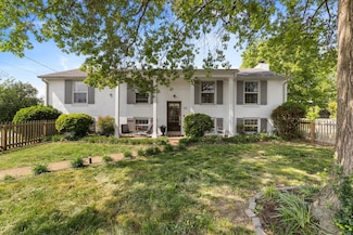 712 Desmond Dr, Nashville, TN 37211