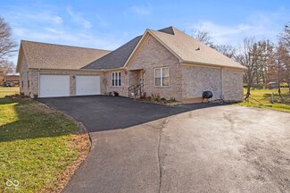 2395 W Robin Rd, Scottsburg, IN 47170