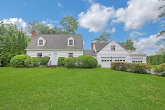 19 Orchard Ln, New Canaan, CT 06840