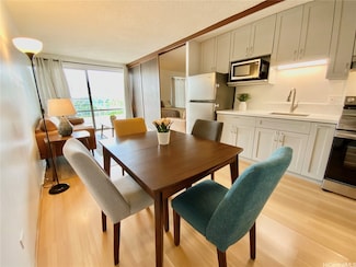 1655 Makaloa St Unit 911, Honolulu, HI 96814