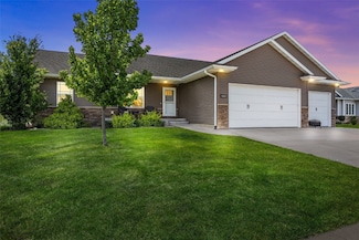 5410 Triple Crown Dr, Marion, IA 52302