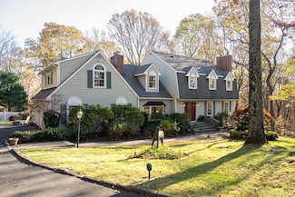 12 Woodland Ct S, Bedford, NY 10506