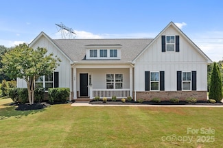 152 Riverstone Dr, Davidson, NC 28036