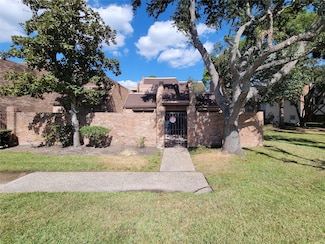 15686 Barkers Landing Rd, Houston, TX 77079