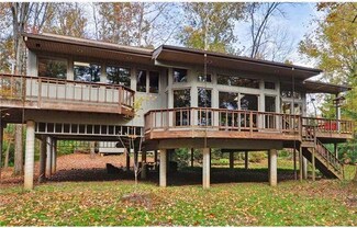 320 Lucas Rd, Phoenixville, PA 19460