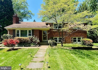 1410 Pathfinder Ln, McLean, VA 22101