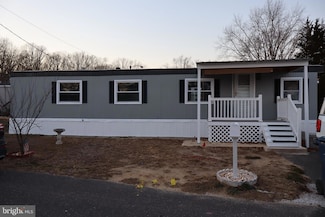 215 Delaware Ave, Monroe, NJ 08094