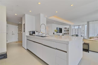 520 Brickell Key Dr Unit A1421, Miami, FL 33131