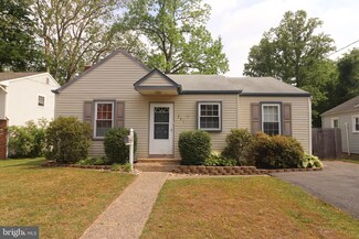 221 Lake Blvd, Lindenwold, NJ 08021