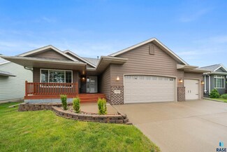 7308 W 53rd St, Sioux Falls, SD 57106