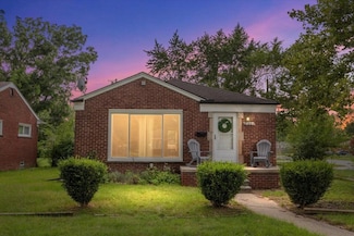21461 Westhampton St, Oak Park, MI 48237