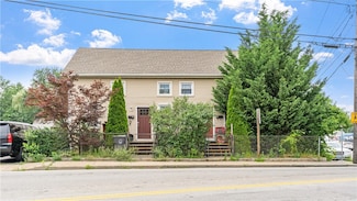 65 River St, West Warwick, RI 02893