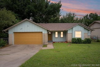 349 S 185th Ave E, Tulsa, OK 74108