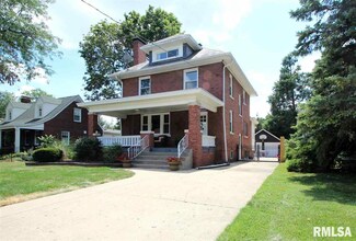 2310 W Ayres Ave, West Peoria, IL 61604