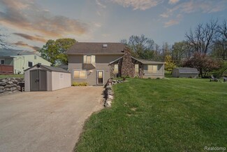 5780 Elvira, Pinckney, MI 48169