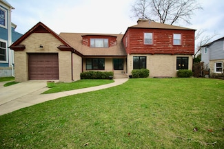 177 Michaux Rd, Riverside, IL 60546