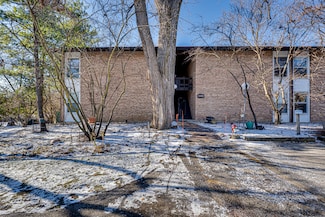 5522 E Lake Dr Unit B, Lisle, IL 60532